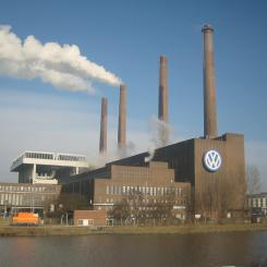 Volkswagen-fabrik i Wolfsburg, Tyskland. Foto: AndreasPraefcke/Wikimedia Commons 