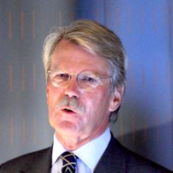 Björn Wahlroos betonar att Finland måste försvara sin massaindustri bättre. Enligt UPM-chefen är massa ett framtida basmaterial, särskilt när plast successivt fasas ut i olika tillämpningar. Foto: Wikipedia Commons Lic, kredit: Motopark