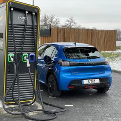 Batterier "står i centrum för omställningen till koldioxidsnåla transporter och den europeiska bilindustrins framtid, och utgör en suveränitetsfråga", enligt batteritillverkarna. Foto: Tomás Freres/WIkimedia Commons