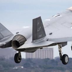 Patria och Lockheed Martin har befäst sitt samarbete genom att underteckna ett samförståndsavtal (MoA) som syftar till att upprätta en produktionslinje för landningsställsdörrar till F-35 i Finland. Foto: Patria