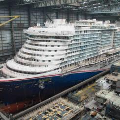 Kryssningsfartyget Carnival Jubilee under byggnation vid Meyer Werfts varv i tyska Papenburg. Foto: Meyer Werft