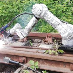 "Robotized Track Welding" - robotiserad rälssvetsning. Foto: Rock Products & Welding Alloys, www.welding-alloys.com