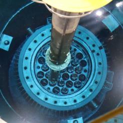 Här flyter nytt bränsle in i kärnkraftsverket i Lovisa. Fortum har dock säkrat sitt framtida bränslebehov genom ett nytt avtal med Westinghouse och ett lager av färskt bränsle. Detta säkerställer att Lovisa kan fortsätta sin drift fram till den tidpunkt då en ny upphandling av bränsle leverantörer genomförs som en del av livstidsförlängningen för anläggningen. Foto: Fortum