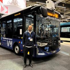 Bildtext: Semir Aydin från turkiska Karsan berättade om företagets autonoma buss på kollektivtrafikmässan Persontrafik 2024 i Göteborg.
Foto Anders Carlsson/Conventus