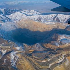 Gruvdrift har varit en stor näring i Utah sedan området först befolkades. Bingham Canyon-gruvan i Salt Lake County är en av världens största dagbrottsgruvor. Foto: Wikipedia Commons Lic. Kredit: http://photoQphotography.net