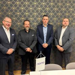 Henrik Walter (VD för Nomo Group), Kalle Tuominen (VD för Top-Osa), Timi Talliniemi och Mika Kytömäki - båda delägare i Top-Osa. Foto: Nomo
