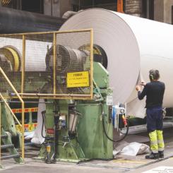 Papperstillverkning i Hyltebruk. Foto: Hylte Paper