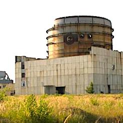 Ruinen av den ofullständiga reaktorbyggnaden vid tyska kärnkraftverket Stendal på tyska Wikipedia Commons. Kredit:Nic Ransby