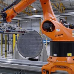 En automatiserad produktionslinje för alkaliska elektrolysörer med atmosfärstryck vid Nels fabrik i Herøya, Norge, där företaget planerar att etablera en årlig produktionskapacitet på 1 till 2 gigawatt för trycksatt utrustning. Foto: Nel