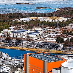 Det nya förvaret för mycket lågaktivt radioaktivt avfall ska byggas vid kärnkraftsområdet Olkiluoto. Bild: TVO.