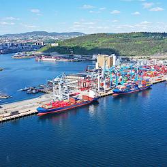 Hamnen i Oslo. Yilport, som är en del av den globala Yildirim-koncernen, driver flera hamnar och terminaler runt om i världen. För Kalmar kan avtalet därför även öppna dörrar till fler affärer inom Yilports internationella nätverk.  Foto: Yilport Oslo Terminal Investments