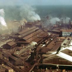 Ombyggnaden av masugnen skulle kosta 11 miljarder dollar. Gary Works i Indiana 1973. Foto: Paul Sequeira/Wikimedia Commons