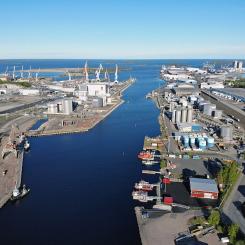 Hamnen i Raumo i västra Finland norr om Åbo. Foto: Creative Commons Lic. Kredit: Kallerna