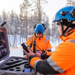 Exploateringsteam i finska skogar. Foto: Anglo-American