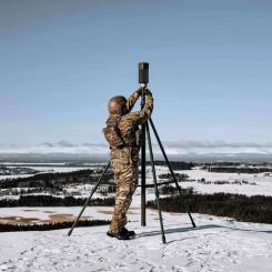 Kompakt sensor för elektronisk spaningLätt. Sirius Compact är en liten och kompakt passiv sensor för elektronisk spaning som kan bäras av en enskild soldat. Systemet upptäcker och analyserar signaler från olika sändare för att skapa en löpande lägesbild av elektroniska hot. Foto: Saab