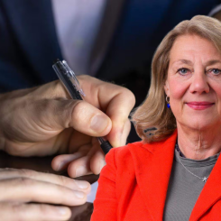 Ellen Hausel Heldahl, jurist och expert på offentlig upphandling på Svenskt Näringsliv. Foto: Mostphotos / Aleksandr Davydov / Stefan TellEllen Hausel Heldahl, jurist och expert på offentlig upphandling på Svenskt Näringsliv. Foto: Mostphotos / Aleksandr Davydov / Stefan Tell