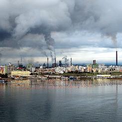 Stålverket i Taranto sattes under statlig förvaltning efter att regeringen tog över från ArcelorMittal. Foto: Wikipedia Commons Lic. Kredit: mafe de baggis f