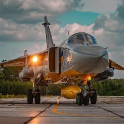 Ukrainska flygvapnets Sukhoi Su-24M beväpnad med två brittisk-franska Storm Shadow/SCALP-EG kryssningsrobotar. Foto: Wikipedia Common Lic. Foto: Владислав Дем'яненко (Vladislav Demjanenko)