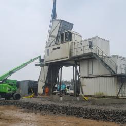 Den nya fabriken kommer att byggas upp igen i Engholm mellan Gemla och Avesta, nära en bergtäkt. Foto: Swerock