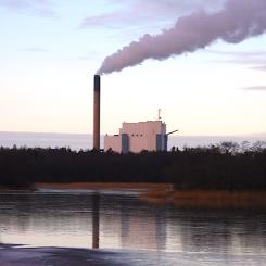 Under de kommande vintermånaderna kommer Meri-Pori kraftverk i Tahkoluoto att fungera kommersiellt och stödja elförsörjningen på nordiska elmarknader. Foto: Wikipedia Common, kredit: Kallena