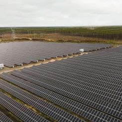 Objekt. Det största datacentret byggs i Utajärvis Mustikkakangas, intill Skarta Energys solpark. FOTO: Matti Harju / Utajärvi kommun