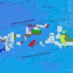 I Clarion–Clipperton-zonen, i Stilla Havet mellan Mexiko och Hawaii, täcker polymetalliska noder upp till 70 procent av havsbottnen. Karta: IOM