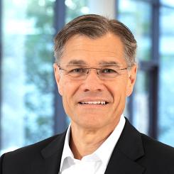 - Carl Zeiss behöver genomgå en transformation till ett datadrivet och processorienterat företag, säger VD:n Karl Lamprecht. Foto: Carl Zeiss